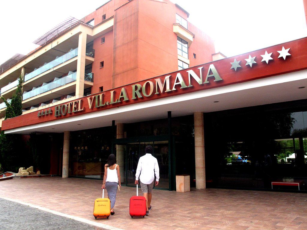 Ohtels Vila Romana Салоу Экстерьер фото
